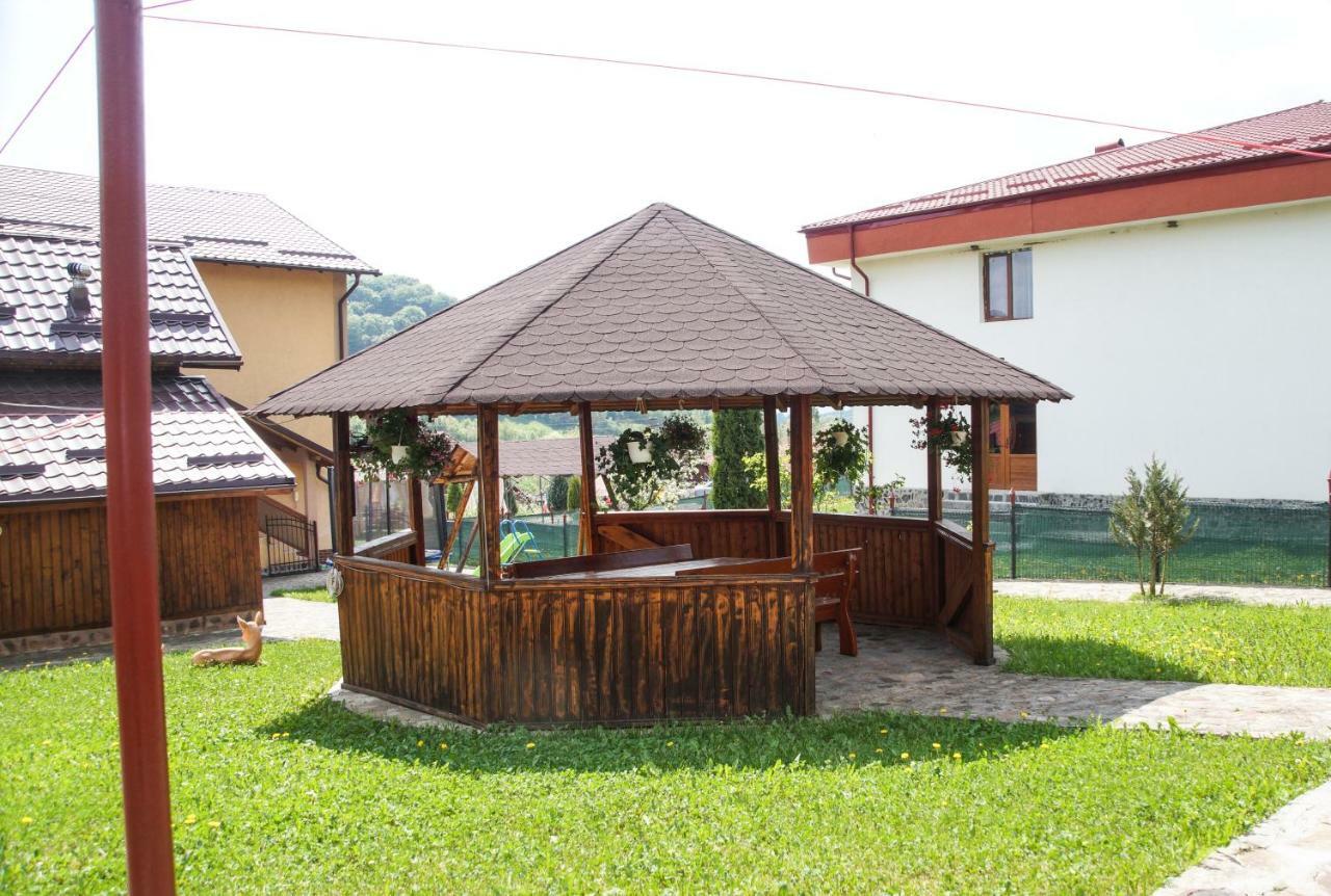 Hotel Pensiunea Nicol à Valea Iasului Extérieur photo